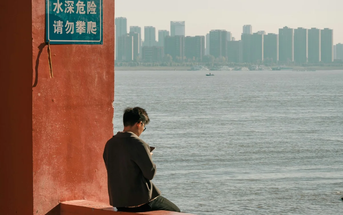 Heartwarming app named 'Are You Dead' tops the charts in China and we could all learn from it