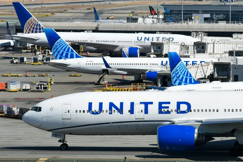 United Airlines plane forced to turn around mid-flight because of the name of a Bluetooth device