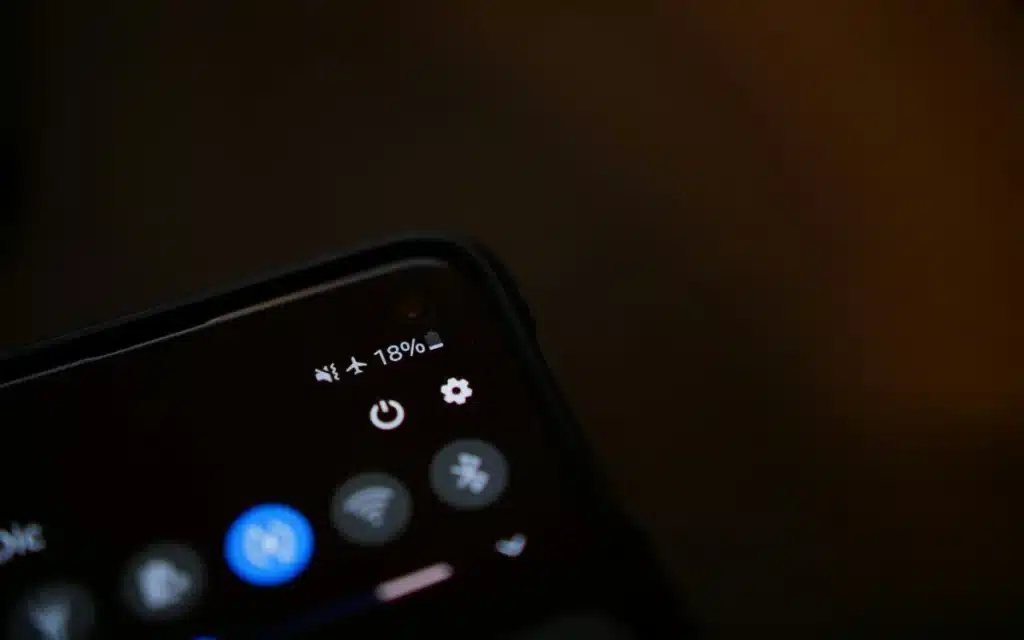 Former Apple employee says there's only one real way to save your iPhone's battery