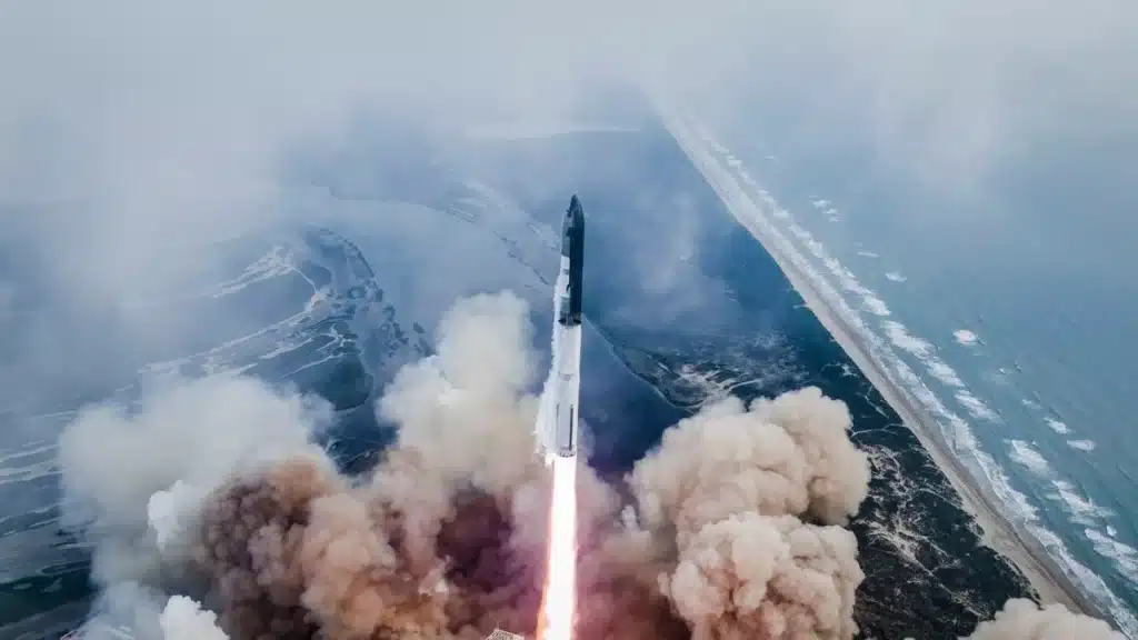Shockwaves from SpaceX's giant Starship rocket incredibly caught on camera