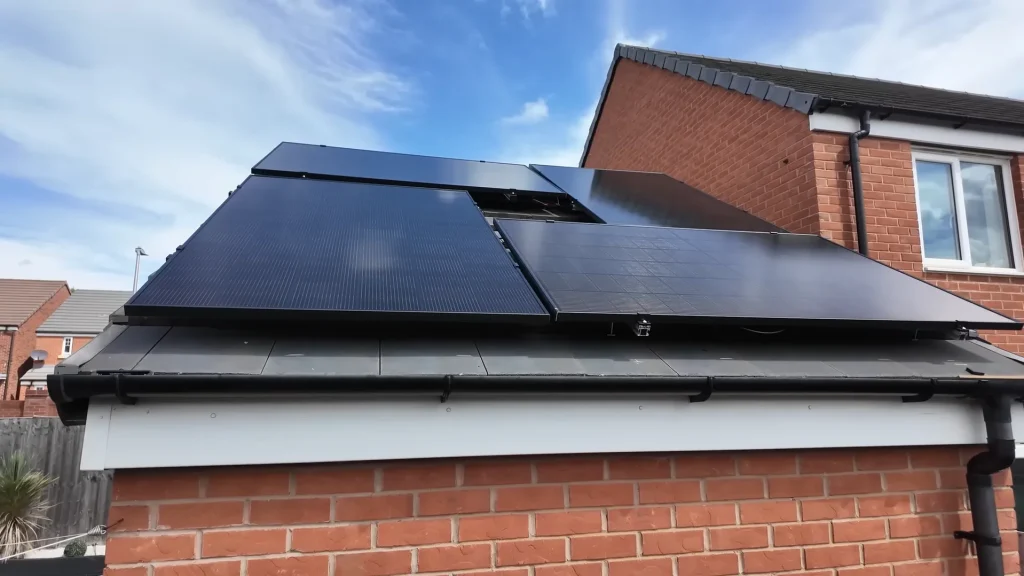 Man uses 500 disposable vapes and DIY solar to see if he can live entirely off-grid