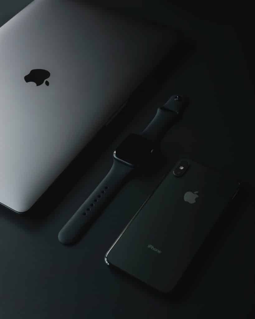 Apple could be working on stretchable screens for its iPhones