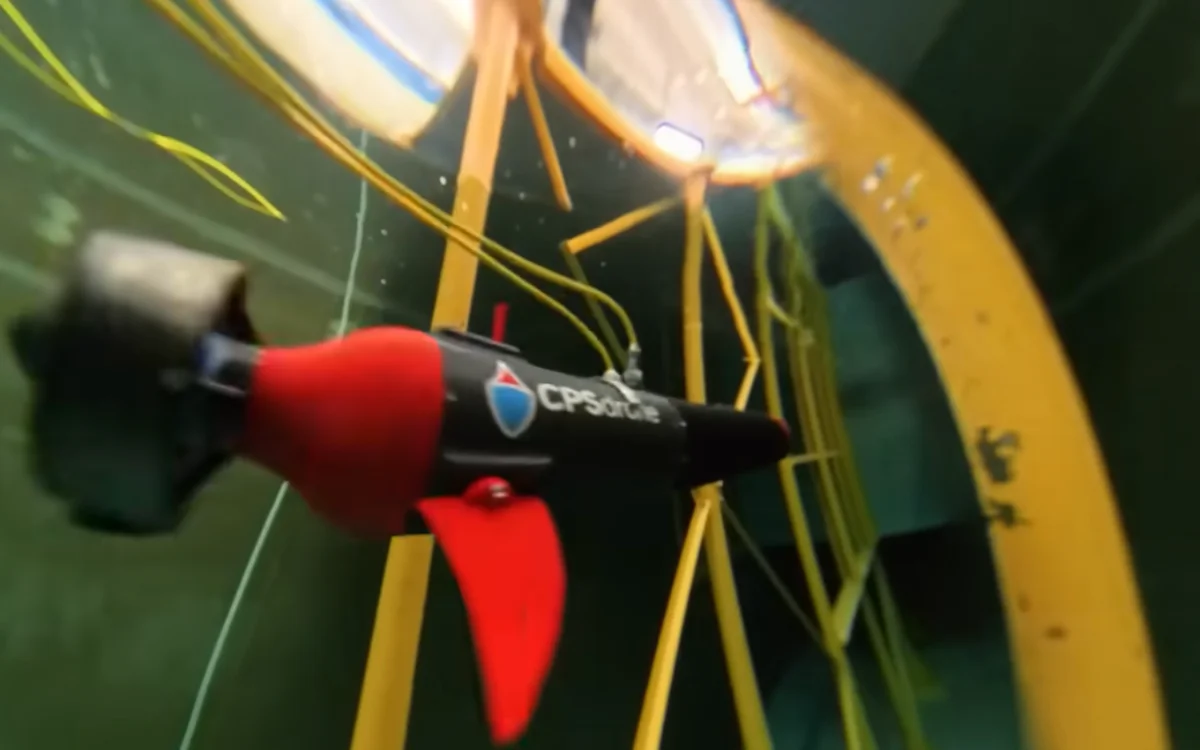 autonomous-diy-submarine-navigates-underwater-without-gps-cpsdrone