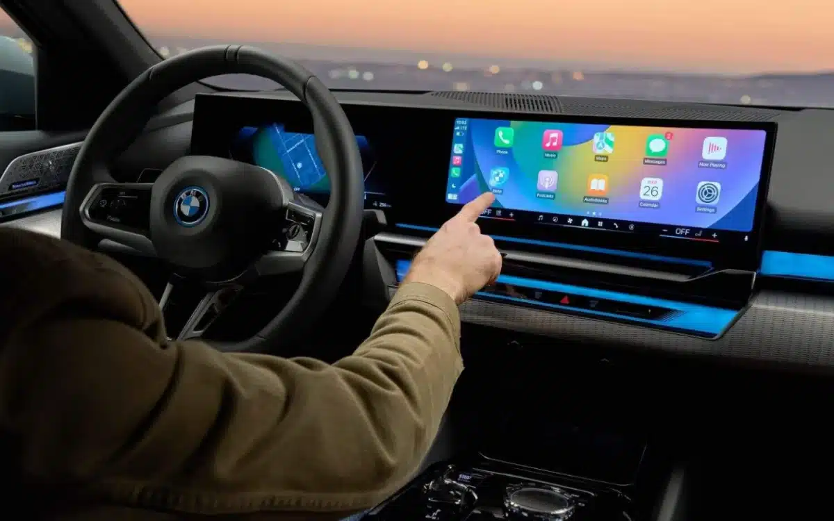 This is how you can add Apple CarPlay to older cars