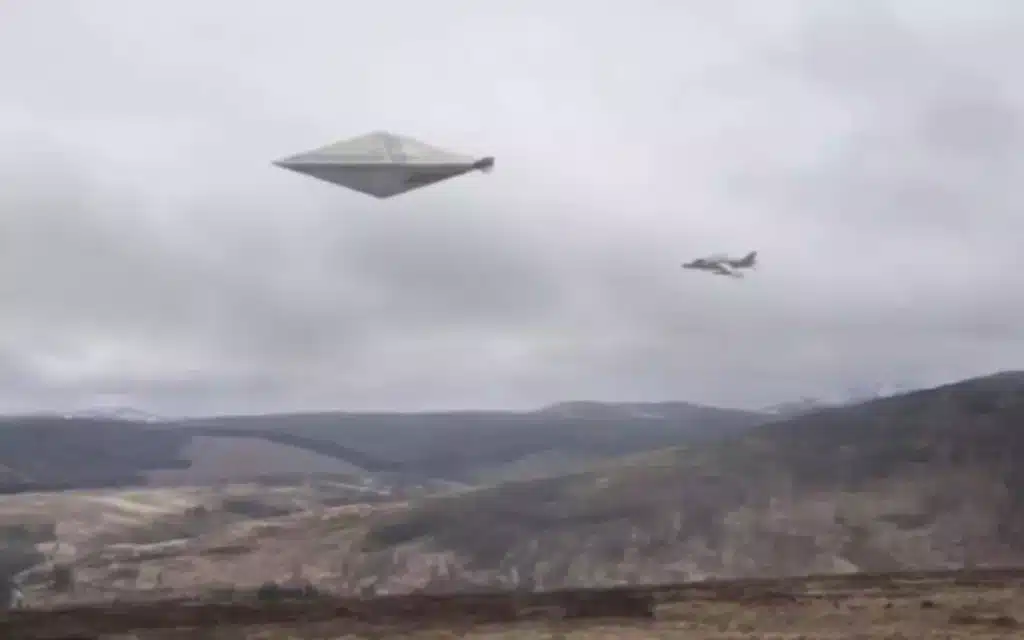 'Clearest UFO photo' ever taken was hidden from public for three decades