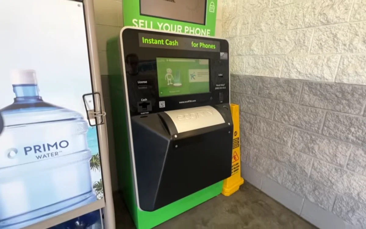 american-visits-walmart-kiosk-gives-money-old-phones