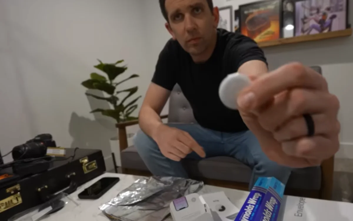 man-mails-package-with-apple-airtag-to-scammer