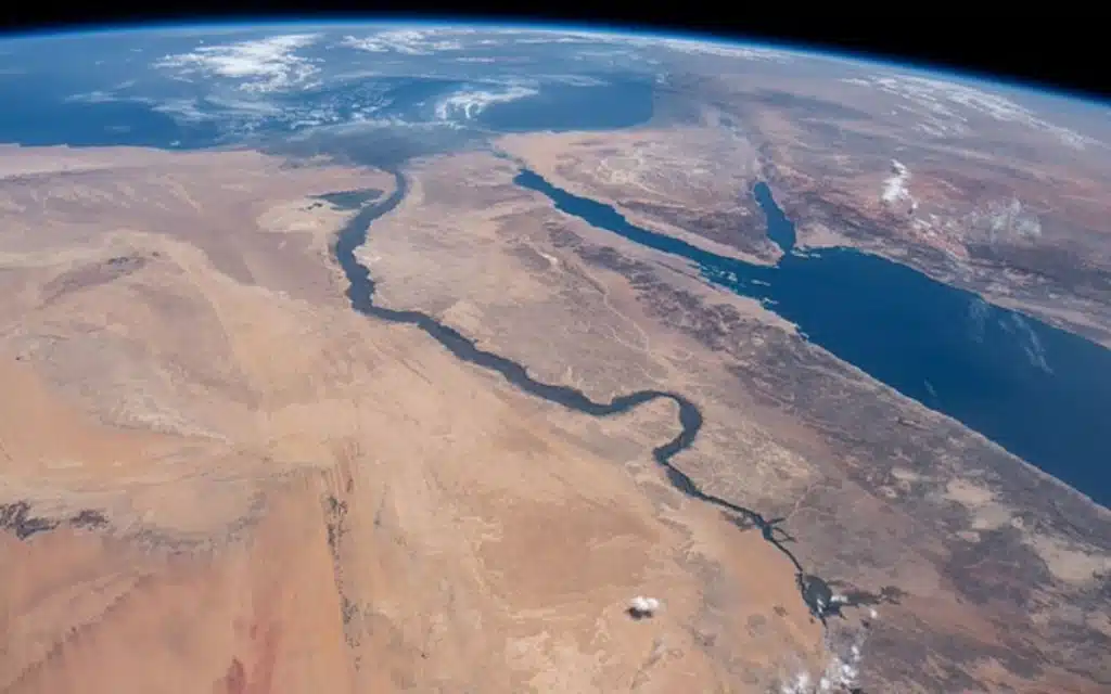 Jaw-dropping astronaut picture showcase Giza Pyramids from space