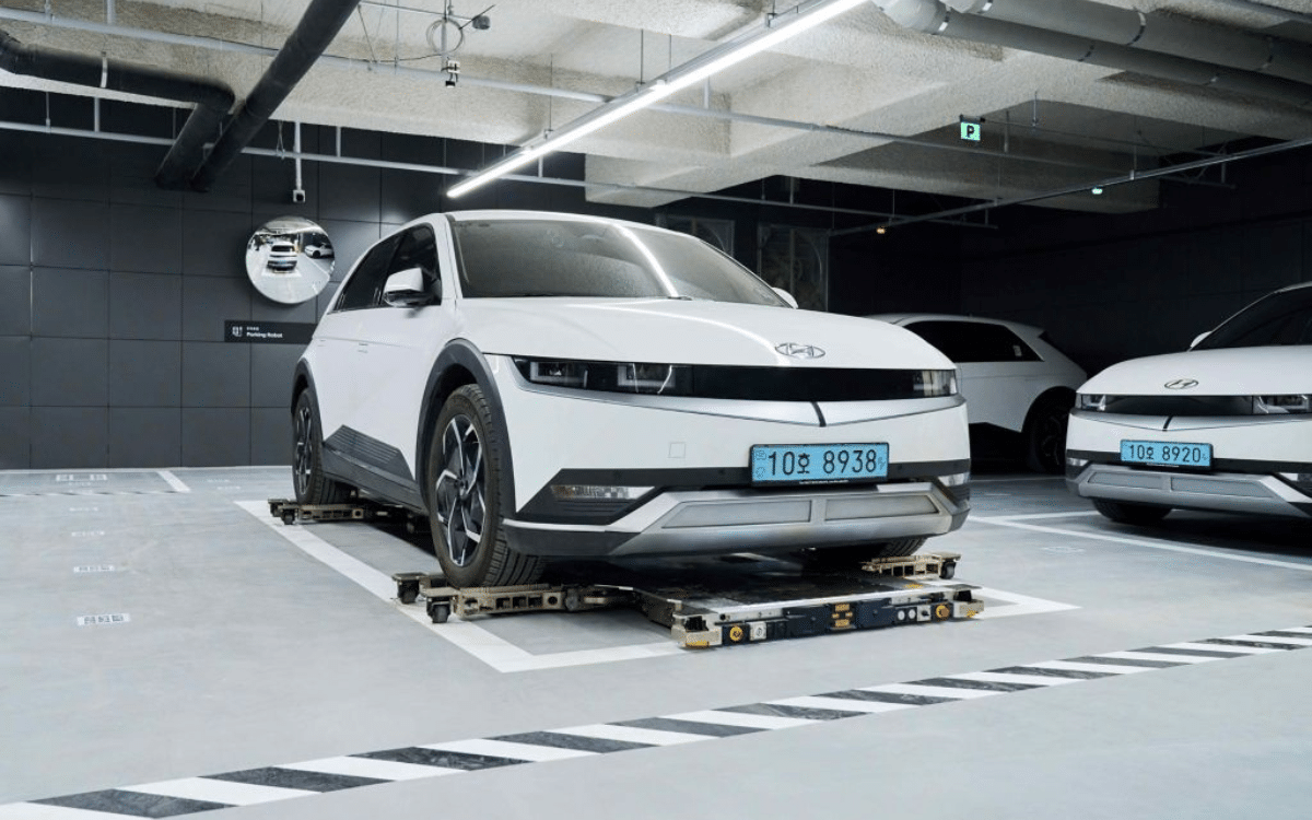 These tiny robots just out-parked everyone in the Hyundai office garage