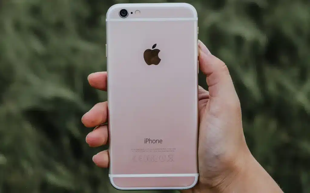 iPhone 6 hero image