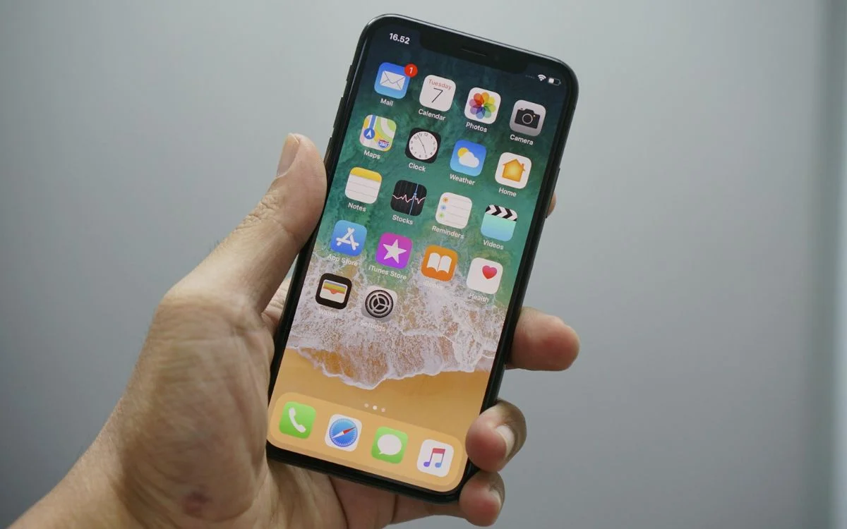 the-hidden-tricks-you-can-use-with-your-iphones-power-button