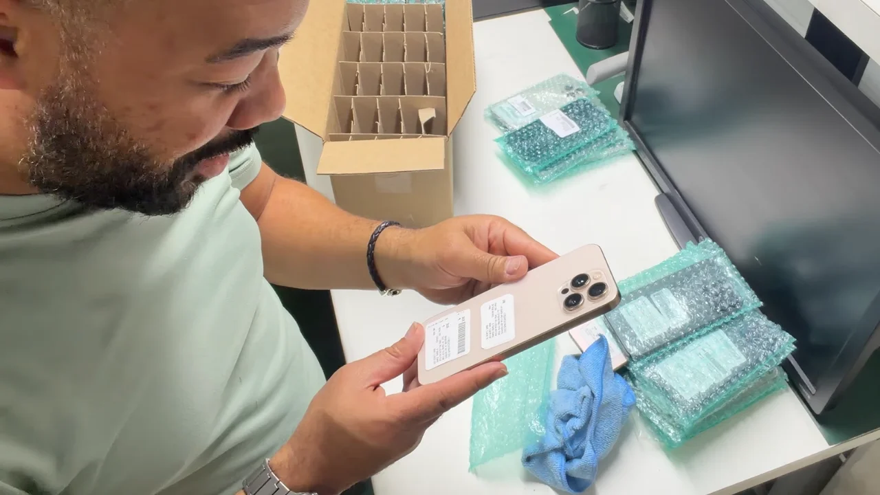 Man who's spent years working with used phones buys 200 iPhone 16 Pro Max devices and sells them in just 72 hours