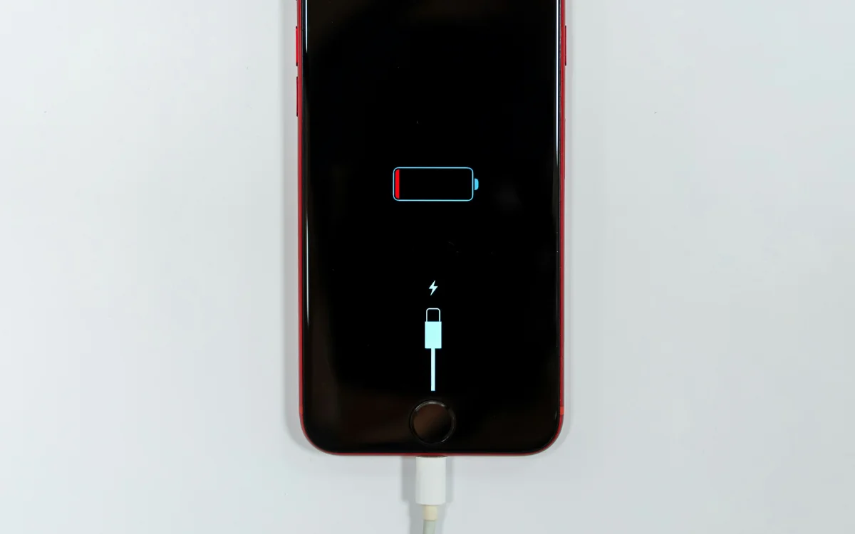 man-plugs-100-chargers-into-an-iphone-at-once-instant-charge