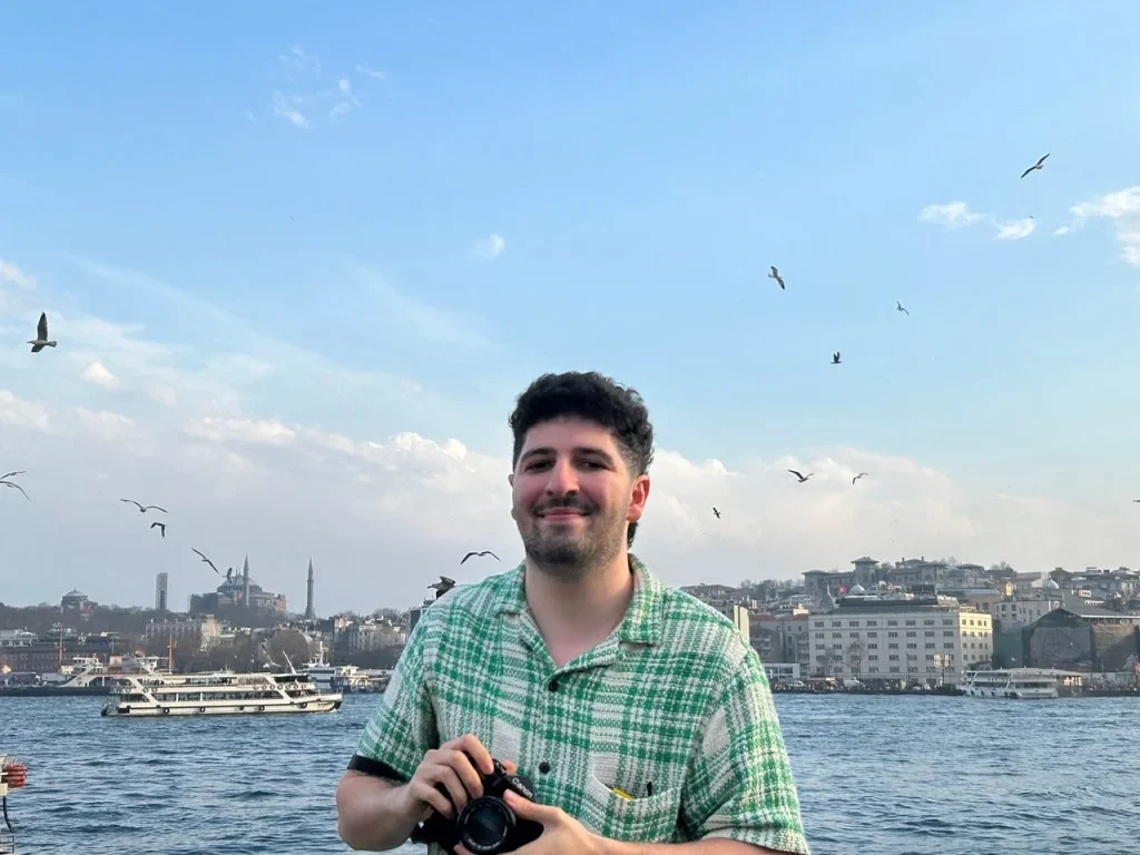 Difference between an iPhone camera and a $3,000 camera is even more wild than you'd expect
