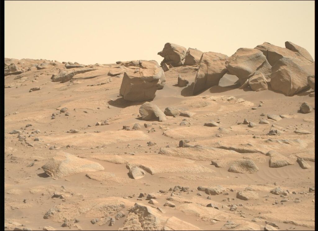 NASA's car-sized rover makes startling discovery on Mars