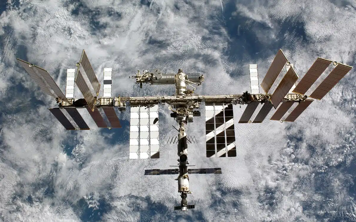 NASA picks SpaceX for its plan to crash the International Space Station into the ocean
