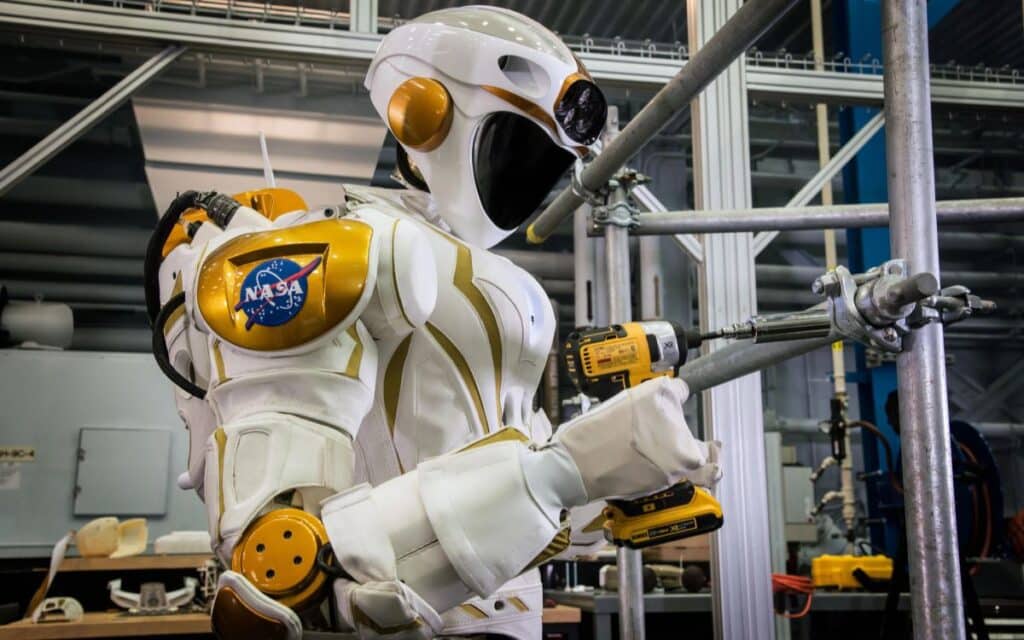 NASA humanoid robot, Valkyrie, making steps towards humans living on moon and Mars