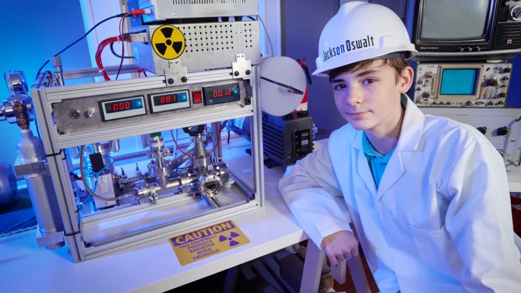 What the FBI said when they knocked on the door of 12-year-old who achieved nuclear fusion in his room