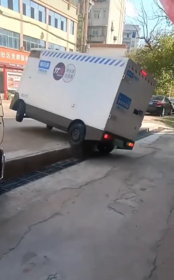 Driverless delivery cars 'from the next century' are causing pure chaos on China's city streets