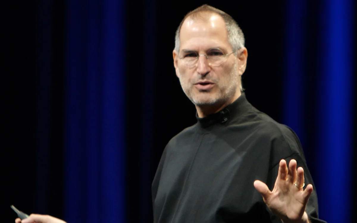 steve-jobs-reaction-reporter-names-iphone-before-it-was-announced