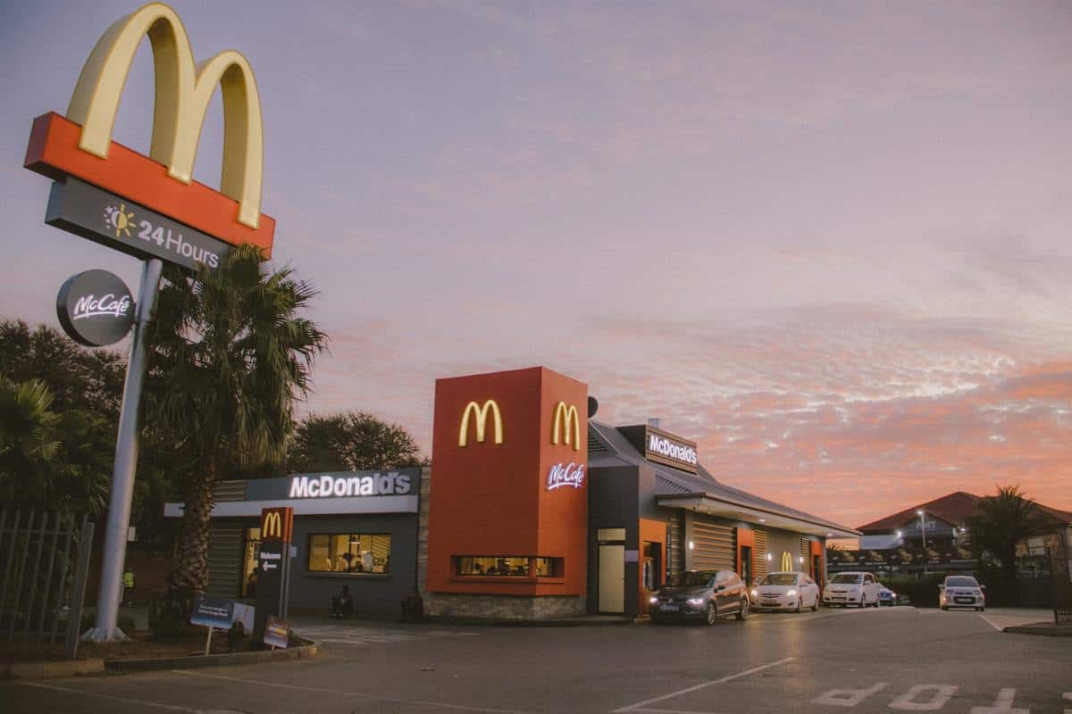 A photo of a McDonald's restaurant.