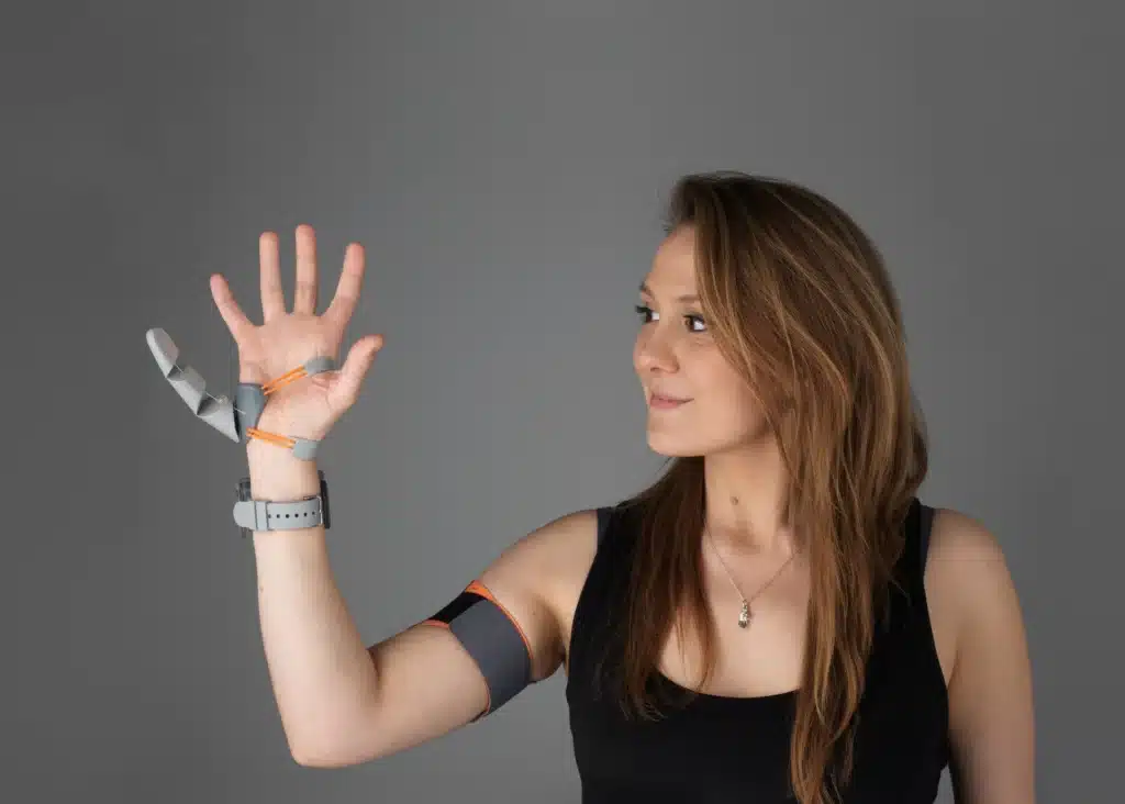 the third thumb dani clode