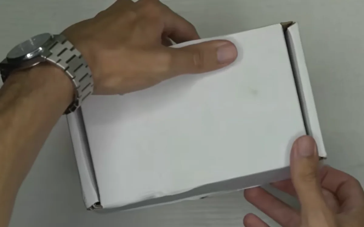Man buys the cheapest worst condition iPhone on eBay to see what arrives and he's left surprised
