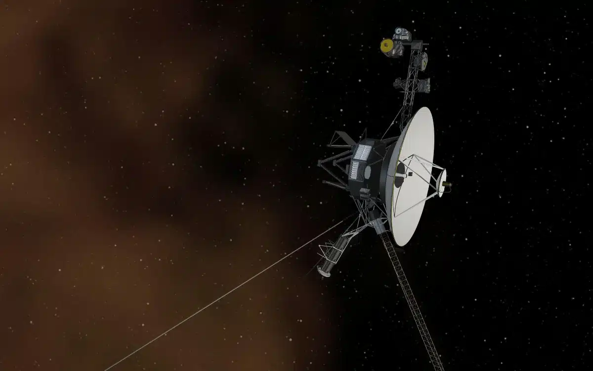 Stunning visualization maps 40 years of Voyager 1 movements in the solar system