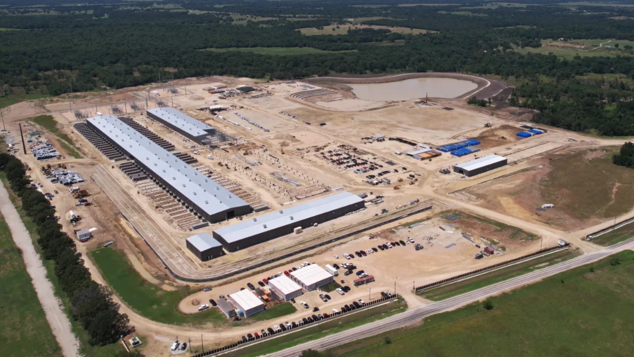 worlds-largest-bitcoin-mine-proves-divisive