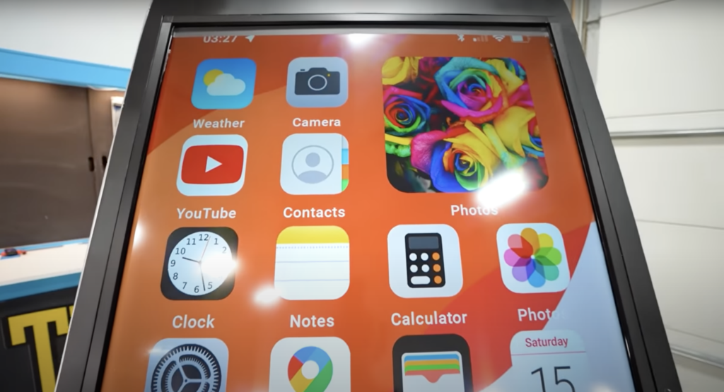 World's largest iPhone